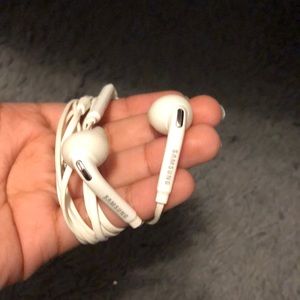 Samsung Earbuds NEVER WORN